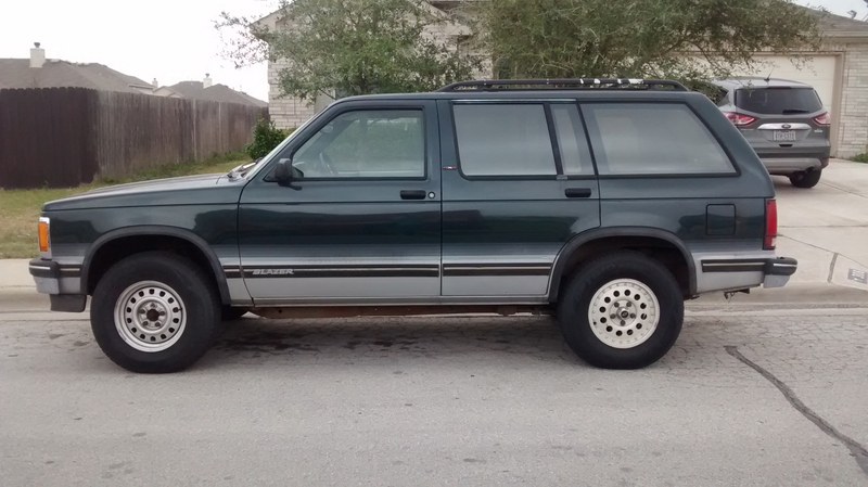 Illustration for article titled DotS: Boxy Mid-size 80s SUV Edition